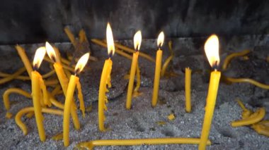 Mumları karanlıkta yakmak, Ortodoks Kilisesinde mum ışığı, Manastırda Işık Sembolü, Dini Gelenek