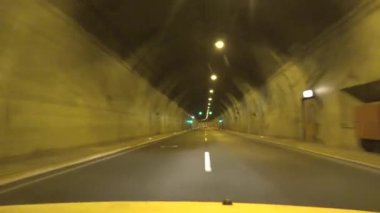 Otoyoldaki Trafik Aracı, Otoyol Tüneli, Metro, Sürücü Yunanistan