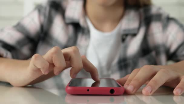 Girl Using Smartphone Browsing Internet Young Kid Finger Touch Screen — Video