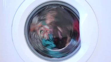 Çamaşır makinası yıkama, temizlik temizlik temizlik işleri, çamaşırhanede çalışmak, araba yıkama, ev işleri, sağlık hizmetleri.