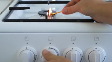 Gaz Fırını, Gaz Yok, Benzin kıtlığı, Gaz eksikliği, Yemek Pişirme Fırını, Yakma düğmesi, Enerji Sanayii Krizinde Maliyetten Korunma
