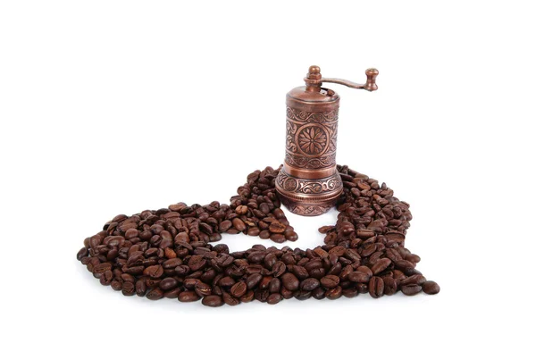 Hart van koffie granen en koffiemolen — Stockfoto