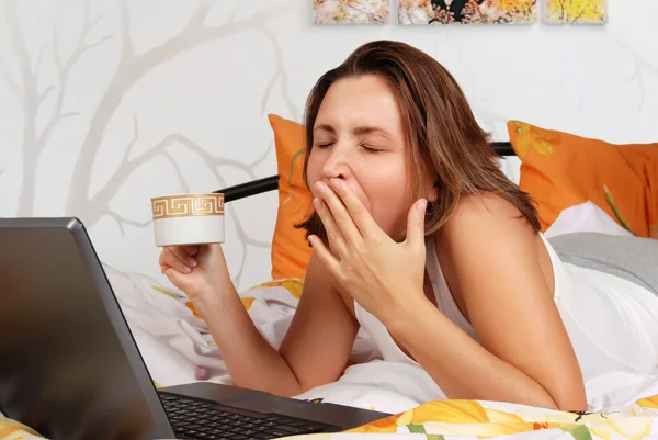 Tiempo por la mañana en la cama — Foto de Stock