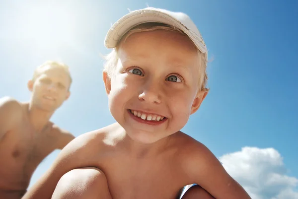 Ritratto di bambino felice sorridente pazzo — Foto Stock