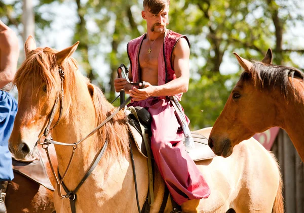 Dappere Kozak op het paard — Stockfoto