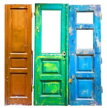 Üç renkli eski ahşap kapılar