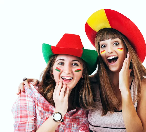 Dos niñas grita felices - los aficionados al fútbol — Foto de Stock