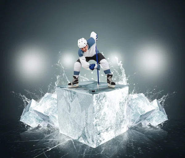 Joueur de hockey avec des glaçons — Photo