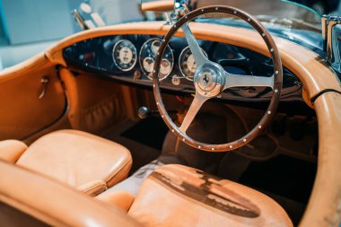 Modena, İtalya - 14 Temmuz 2021: Ferrari 166MM 1948 kokpit eski Cabrio coupe İtalyan yüksek performanslı spor arabası Casa Enzo Ferrari, İtalya. 