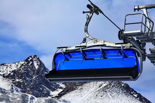 Blue cableway — Stock Photo, Image