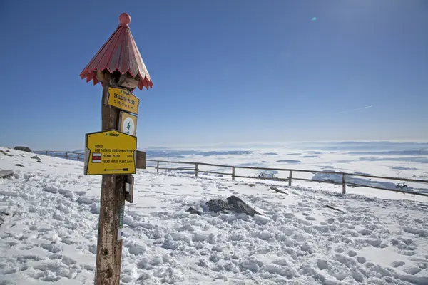 Visa från skalnate pleso - tarn i Vysoké Tatry bergen — Stockfoto