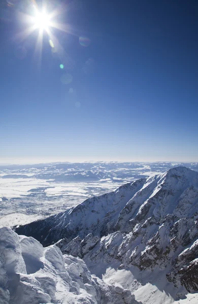 Vista de Lomnicky stit - pico em altas montanhas Tatras — Fotografia de Stock