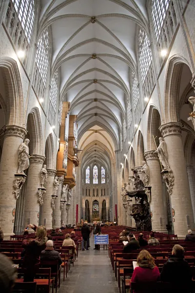 Собор Святых Михаила и Гудулы в Брюсселе — стоковое фото