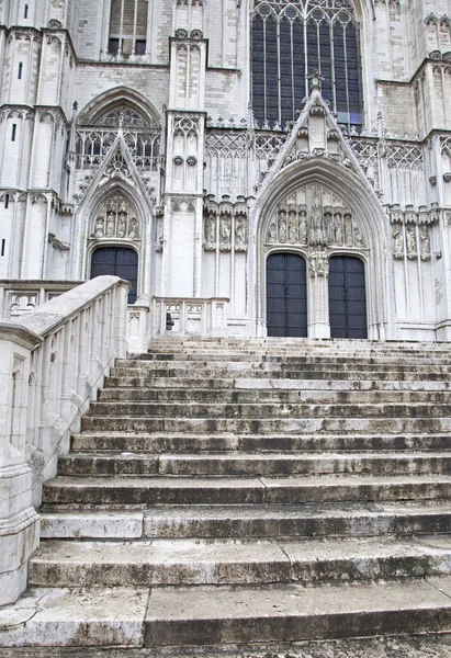 Sint-Michiel en Sint-Goedele kathedraal in brussel — Stockfoto