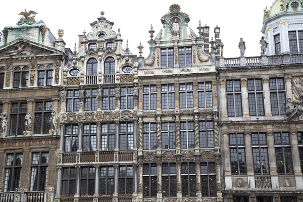 Grand place - знаменитая площадь в Брюсселе — стоковое фото