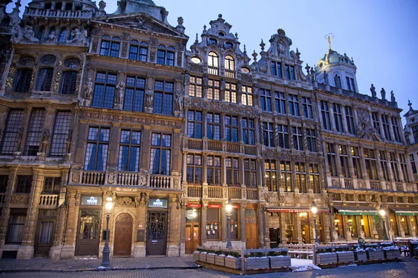 Grand place - знаменитая площадь в Брюсселе — стоковое фото