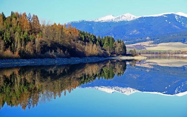 Liptovska Mara - water basin in region Liptov — Stock Photo, Image