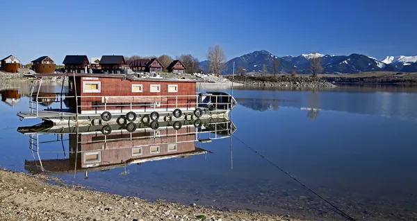 Liptovská mara - vattenbehållaren i regionen liptov — Stockfoto