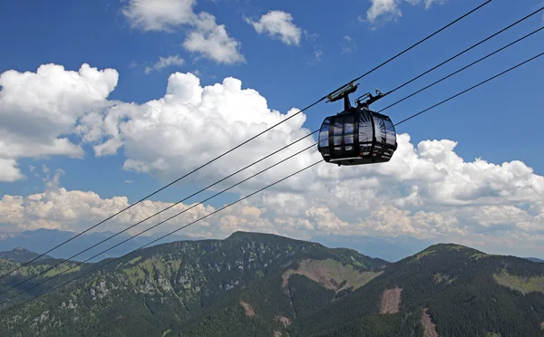 Seilbahn funitel, Slowakei — Stockfoto