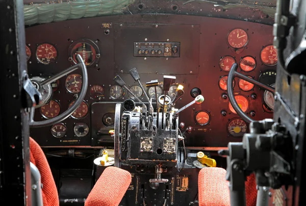 Cockpit of airplane Li-2 — Stock Photo, Image
