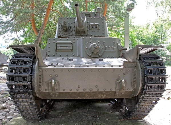Antiguo tanque de la Segunda Guerra Mundial — Foto de Stock