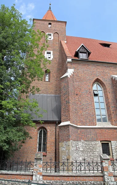 Iglesia histórica en la ciudad Cracovia, Polonia — Foto de Stock