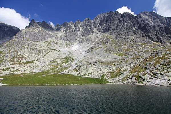 5 Spisskych ply - tarns em High Tatras, Eslováquia — Fotografia de Stock