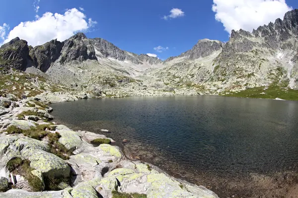 5 spisskych plies - tjärnar i Vysoké Tatry, Slovakien — Stockfoto