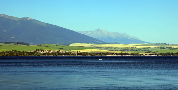 Liptovska Mara - water basin in region Liptov — Stock Photo, Image