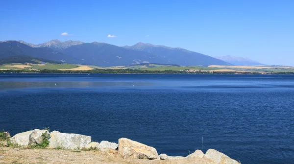 Liptovska mara - Wasserbecken in der Region liptov — Stockfoto