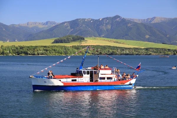 Liptovská mara - vattenbehållaren i regionen liptov — Stockfoto