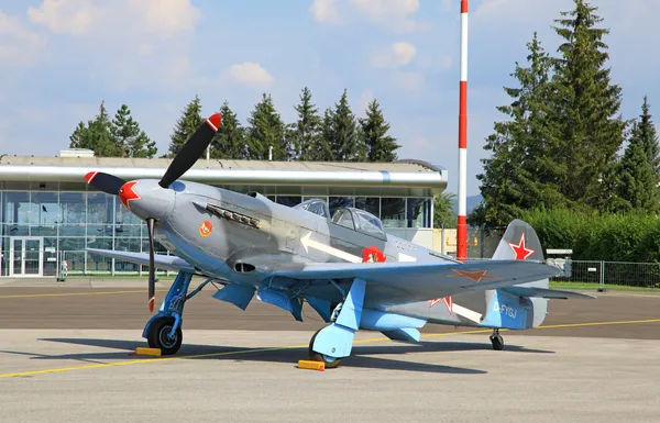 Исторические советские самолеты ЯК-3 — стоковое фото
