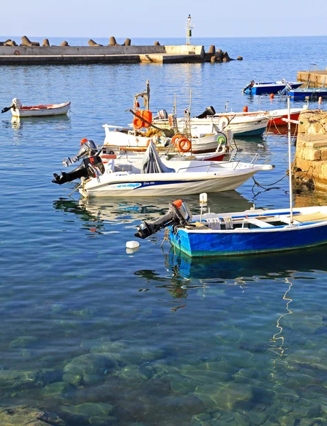 Hamnen i byn panormo på Kreta, Grekland — Stockfoto