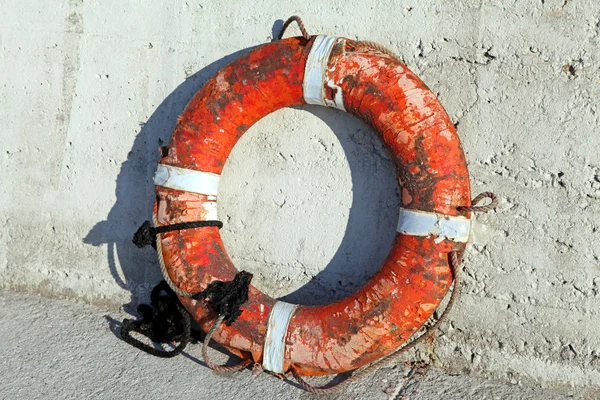 Eski lifebuoy — Stok fotoğraf