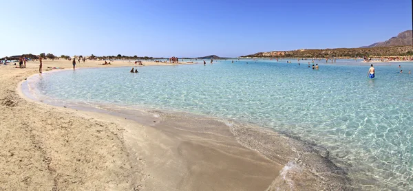 Mare poco profondo e limpido a Elafonisi, Creta — Foto Stock