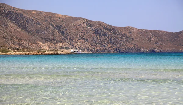 Mare poco profondo e limpido a Elafonisi, Creta — Foto Stock