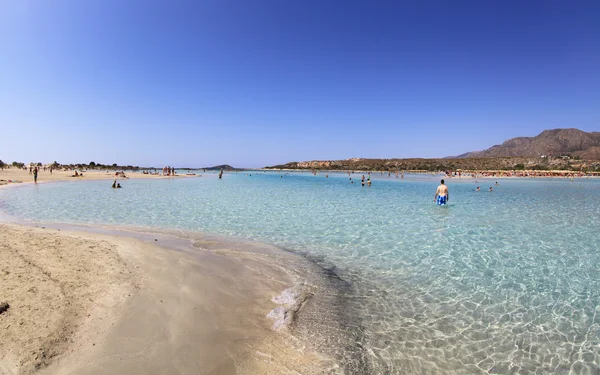 Mare poco profondo e limpido a Elafonisi, Creta — Foto Stock