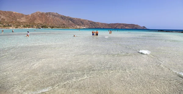 Mar límpido raso em Elafonisi, Creta — Fotografia de Stock