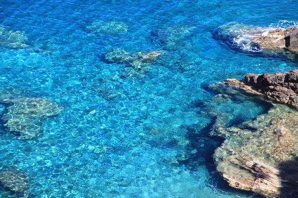 Shallow clear sea of Crete — Stock Photo, Image