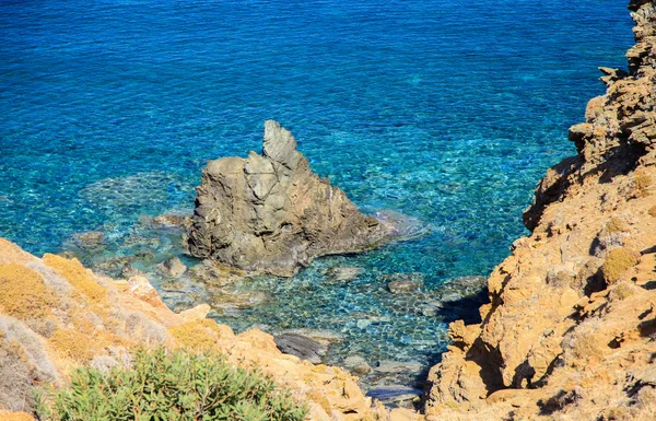 Shallow clear sea of Crete — Stock Photo, Image