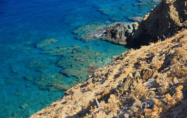 Mer peu profonde et limpide de Crète — Photo