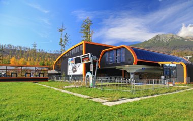 Turuncu teleferik (modern teleferik tatranska lomnica - yüksek tat içinde