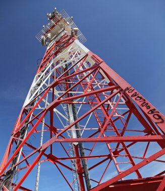 Telekomünikasyon vericisi