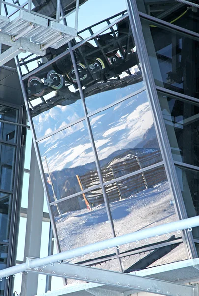 Moderne Seilbahn auf dem Hügel Chopok - niedrige Tatra, Slowakei — Stockfoto