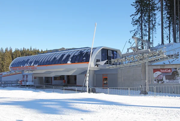 Moderne kabelbaan in lage Tatra, Slowakije — Stockfoto