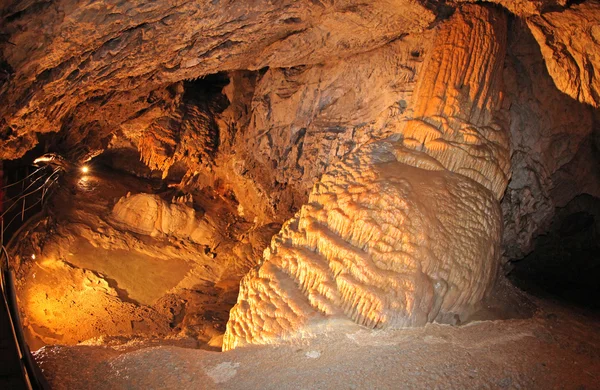 Intérieur de la belle grotte de liberté Demanovska, Slovaquie — Photo