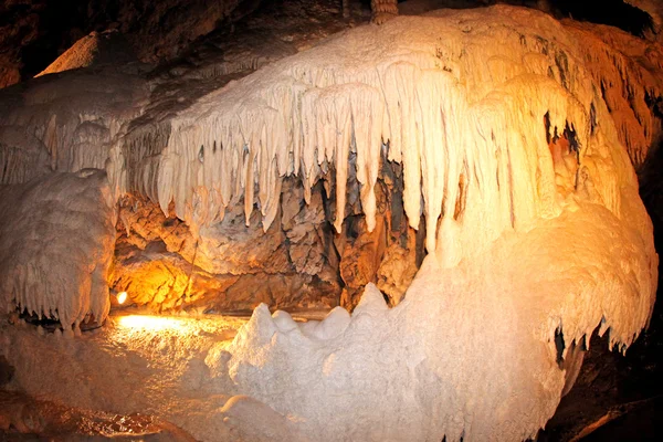 Intérieur de la belle grotte de liberté Demanovska, Slovaquie — Photo