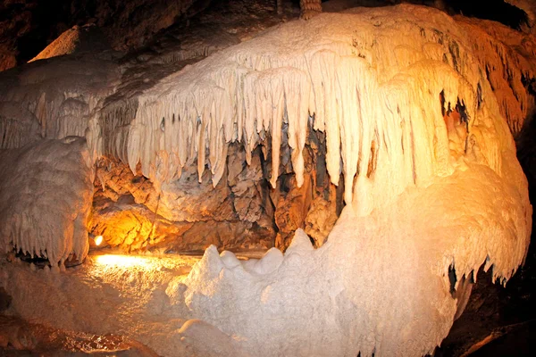 Interno della bellissima grotta Demanovska della libertà, Slovacchia — Foto Stock