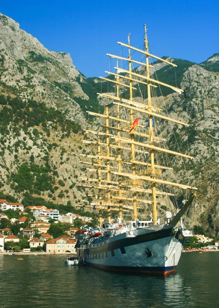 科托尔-博卡科托尔、 黑山湾帆船 — 图库照片