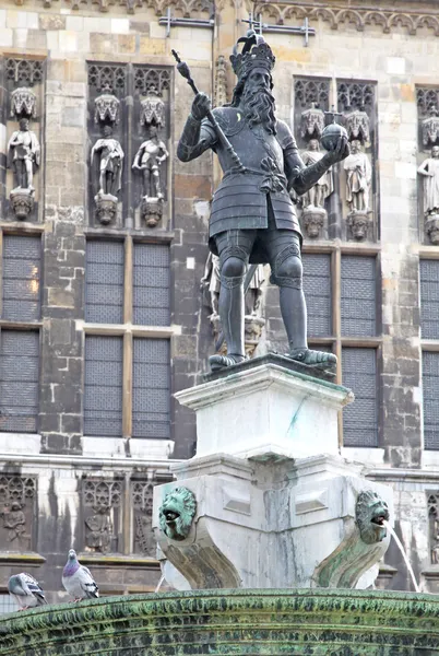 Estátua em Aachen, Alemanha — Fotografia de Stock